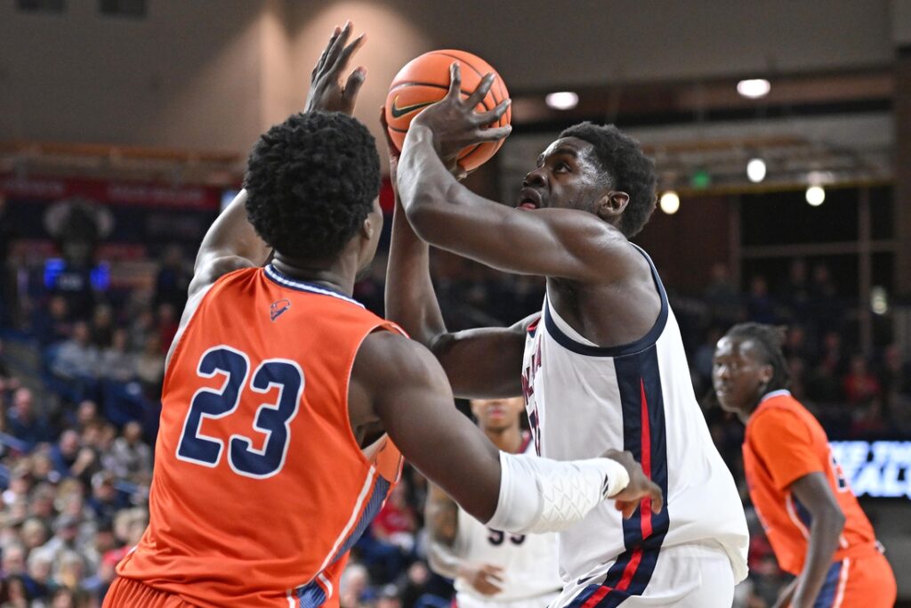 Graham Icke scores 25 as No. 13 Gonzaga blasts Bucknell